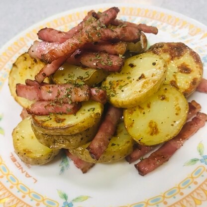 皮付きで焼きました♡
めっちゃ美味しいです‼︎
ベーコンの香ばしく
ちょこっと塩味も良い
また作ります♪♪